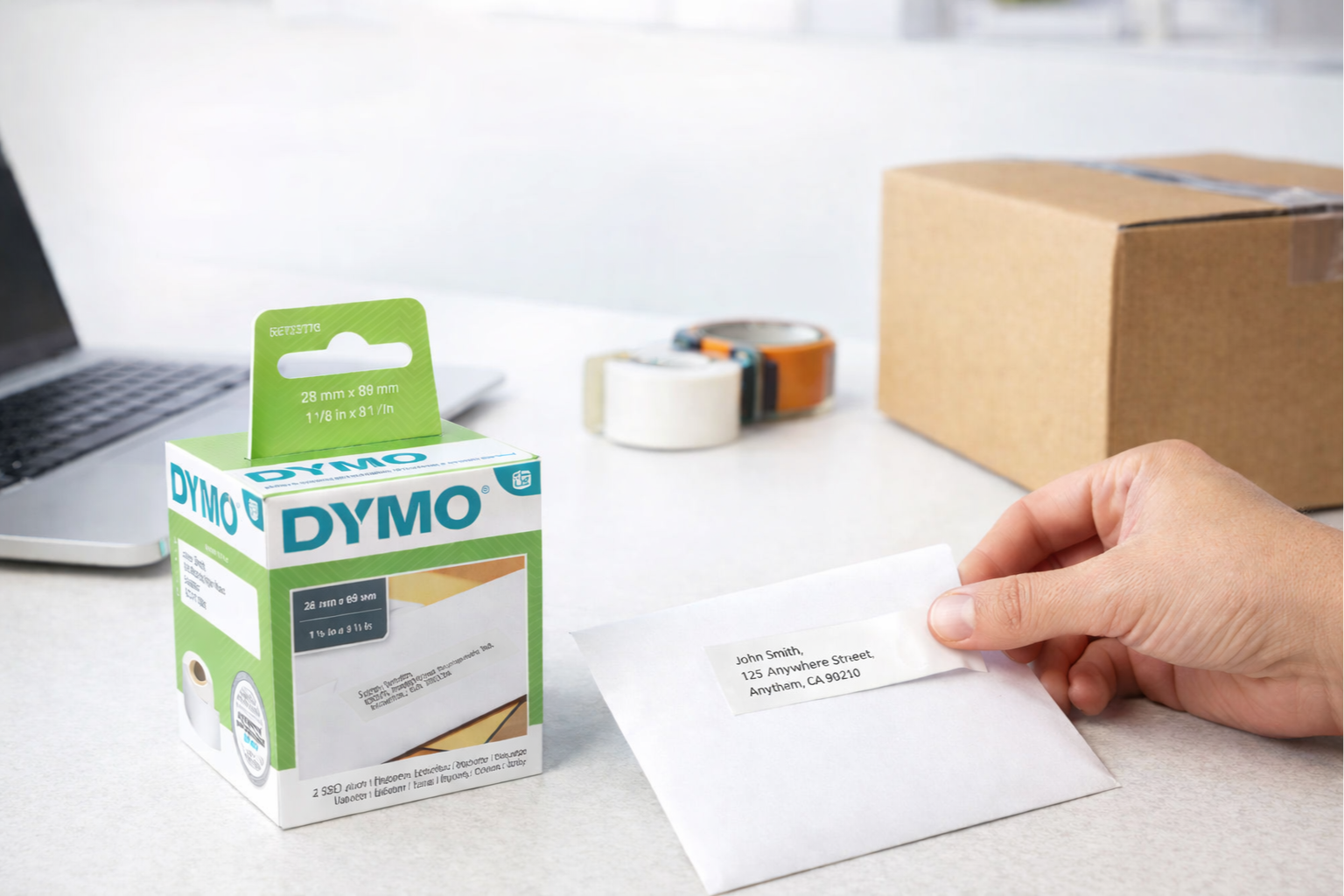 Ob wichtige Dokumente, Pakete oder Briefe.
Sauber beschriftete Adressetiketten sorgen für
einen sicheren, stressfreien Versand und dafür,
dass alles zuverlässig ankommt. 

Ein besonderes Plus: Die hochwertigen DYMO®
Adressetiketten werden in Belgien hergestellt.
Made in Europe ist mittlerweile eine echte
Seltenheit und steht für Qualität, Verlässlichkeit
und kurze Wege.
